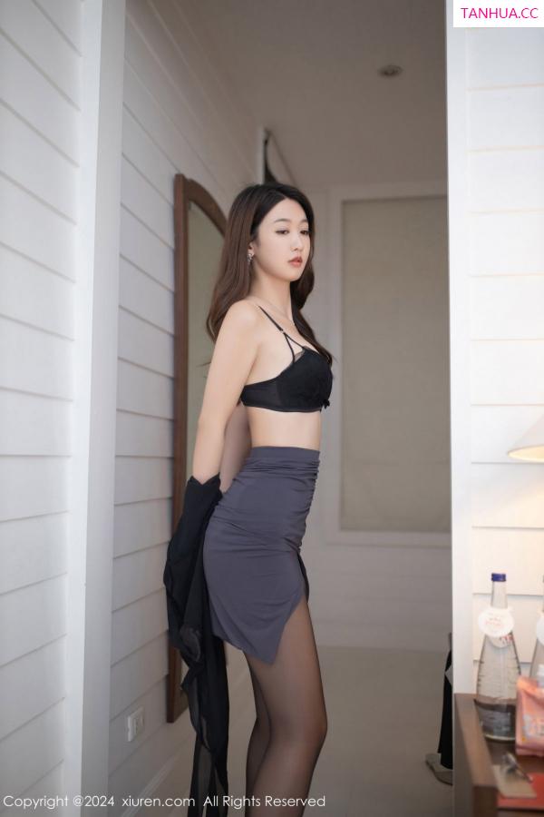 唐安琪  [XiuRen]高清写真图 2024.01.29 No.8034 唐安琪 黑丝美腿第10张图片